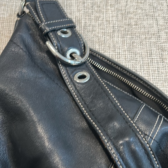 Coach Black leather hobo shoulder bag with white stitching - Picture 6 of 7